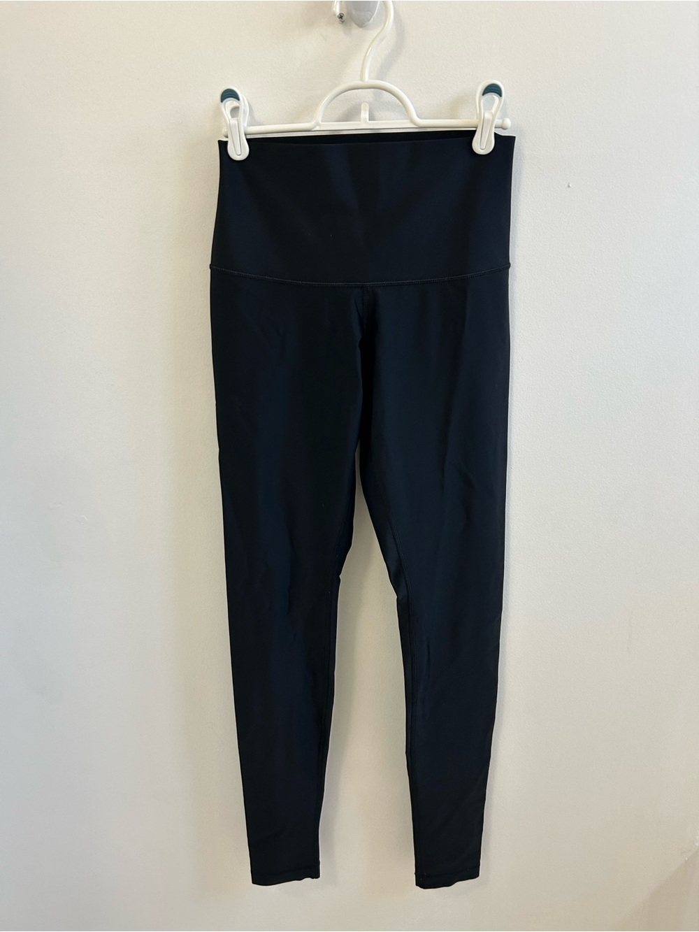 lululemon athletica 🍋 Align High-Rise Legging in Black - Picture 2 of 9